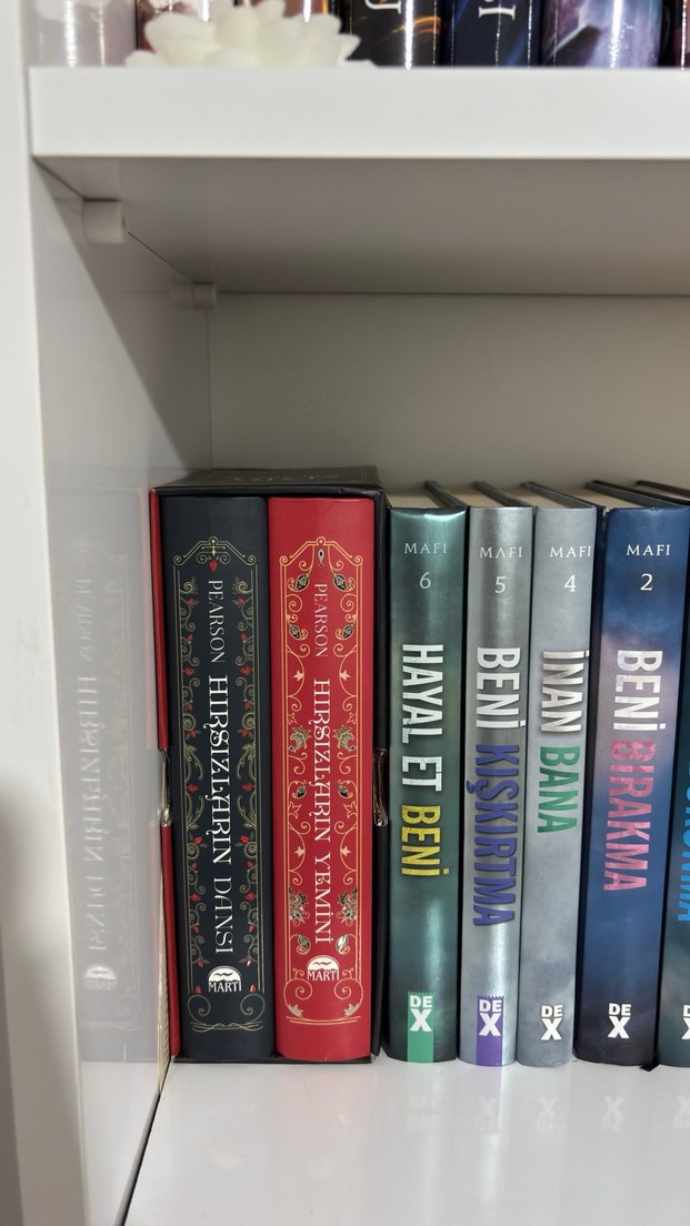 Hırsızların Dansı & Hırsızların Yemini (kutulu set) - Görsel 4