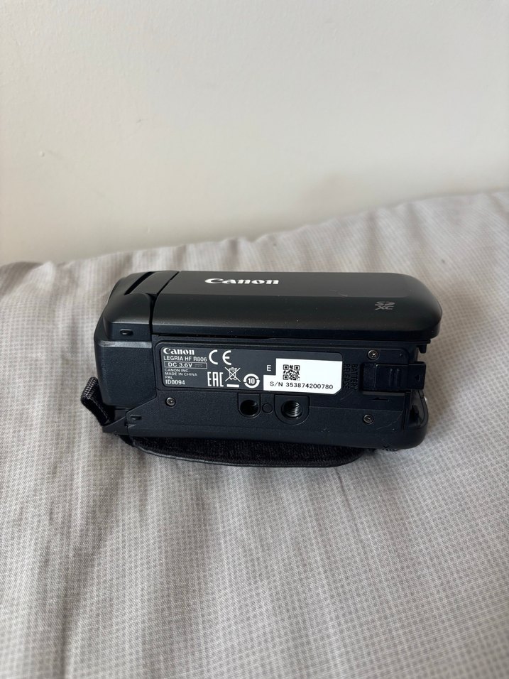 Canon LEGRIA HFR806 Siyah Video Kamera - Görsel 2