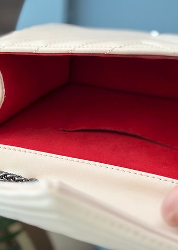Miu Miu Bej Deri Zincir Detaylı Kadın Çanta