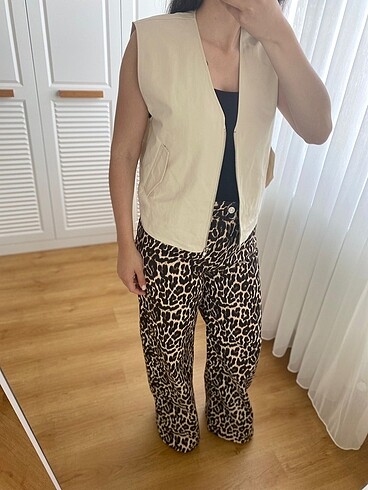 Zara model krem cepli yelek