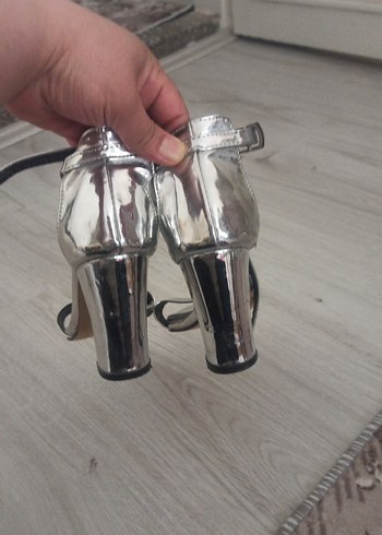 37 Beden Parlak Gri Stiletto Kadın Ayakkabı