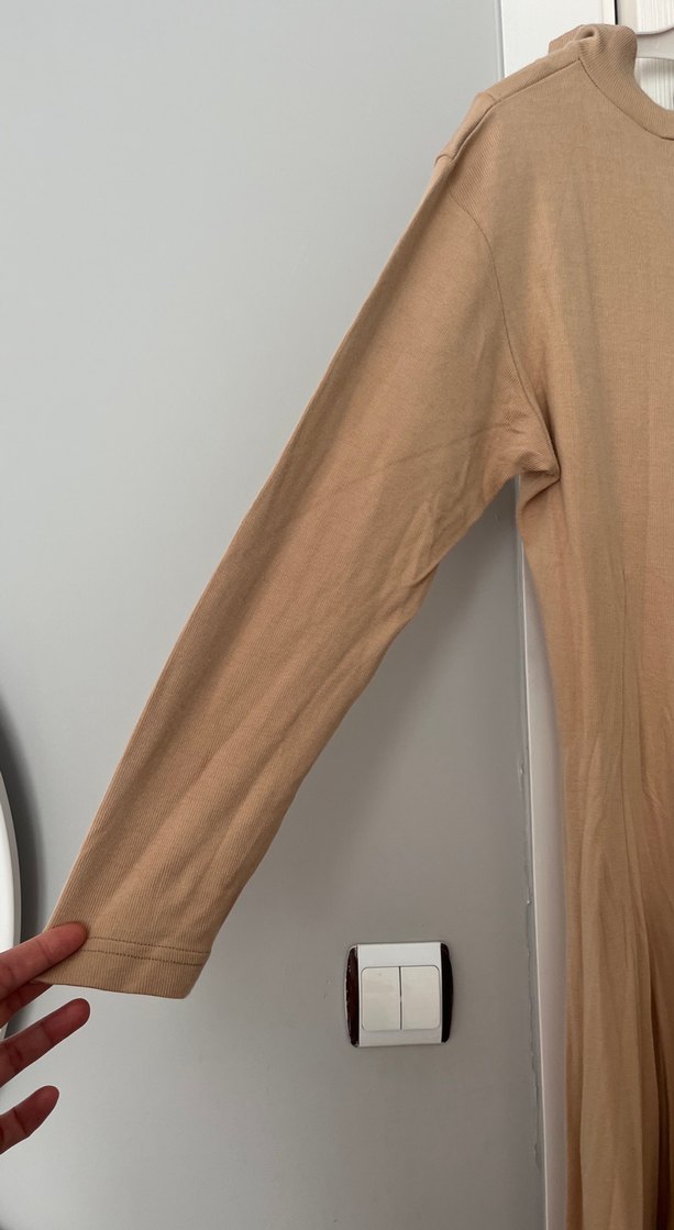 Düğmeli Bej dokuma likralı  elbise - Görsel 5