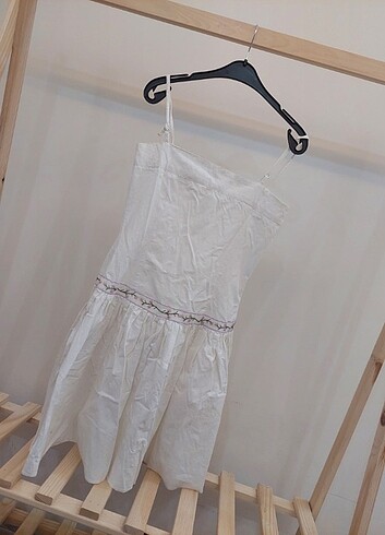 Beyaz Renkli Keten Elbise 