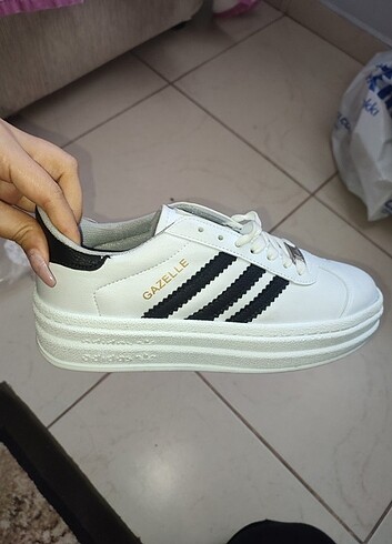 38 Beden Adidas unisex spor ayakkabı 