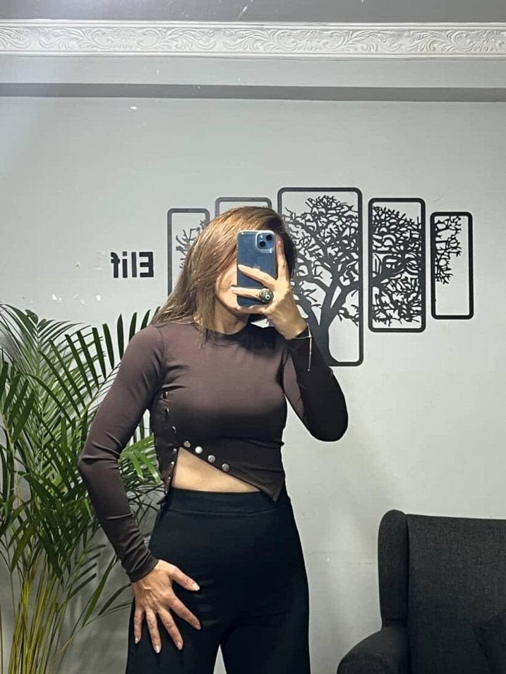 kahve yandan çıtlı basıc bluz - Görsel 3