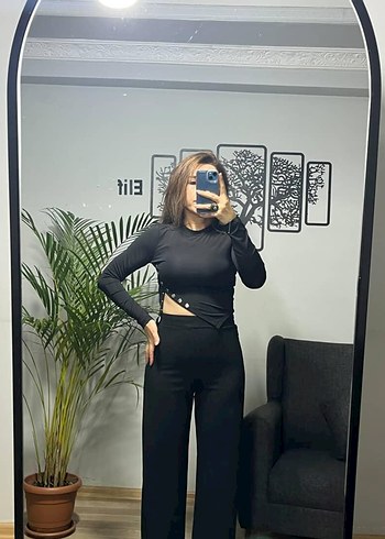 siyah yandan çıtlı basıc bluz - Görsel 2