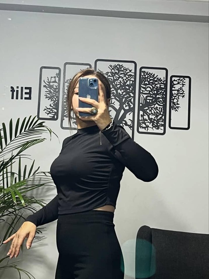 Kadın Siyah Uzun Kollu yan büzgülü basıc crop model - Görsel 3