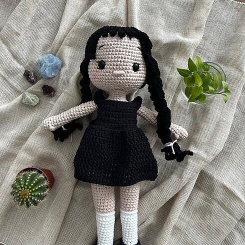  E.L.F Wednesday Addams