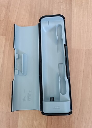 Oral-B ORAL-B TYPE 3760 GENİUS SERİSİ SEYAHAT KUTUSU