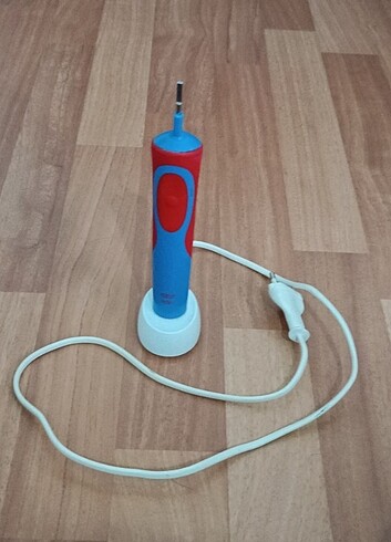 ORAL-B DİŞ FIRÇASI ŞARJ ADAPTÖRÜ VE GÖVDESİ(Açıklama kısmını oku