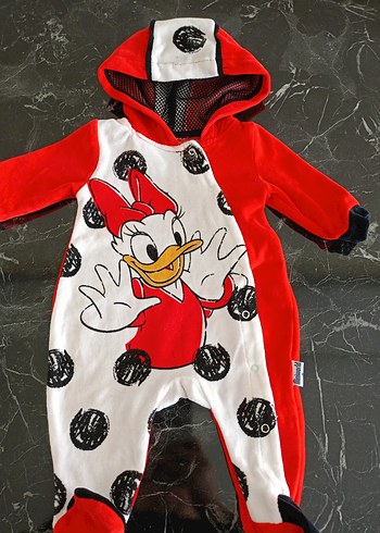 Kapüşonlu Kız Bebek Baskılı Kırmızı Tulum - Görsel 2