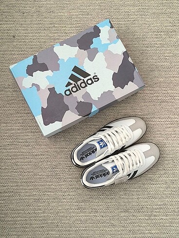 37 Beden Adidas orjinal spor ayakkabı