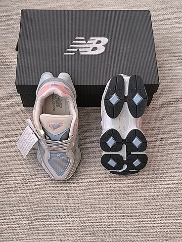 New Balance New Balance 9060 krem pudra spor