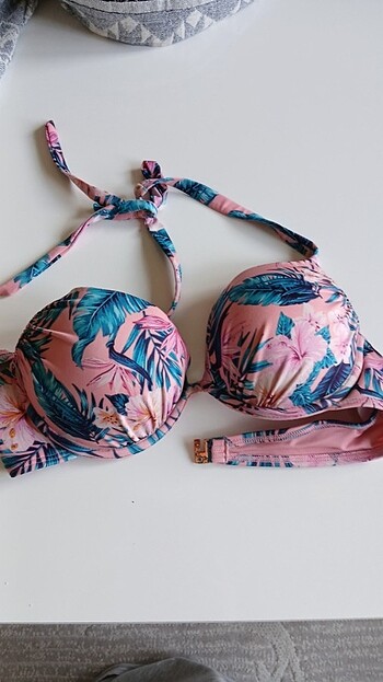 Balenli bikini üstü