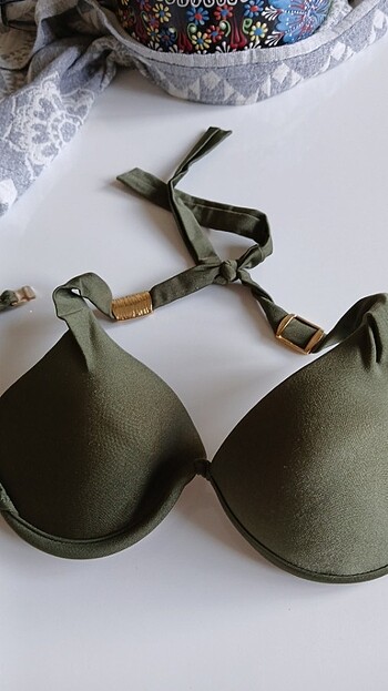 Bikini üstü