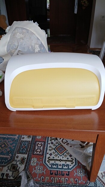 Tupperware ekmek kutusu