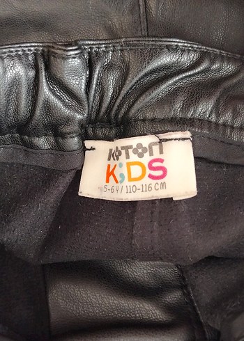 Kemer Detaylı Kısa Deri Şort ve gömlek - Görsel 4