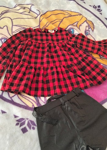 Kemer Detaylı Kısa Deri Şort ve gömlek - Görsel 3