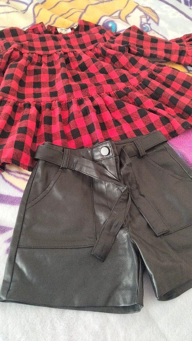 Kemer Detaylı Kısa Deri Şort ve gömlek - Görsel 2