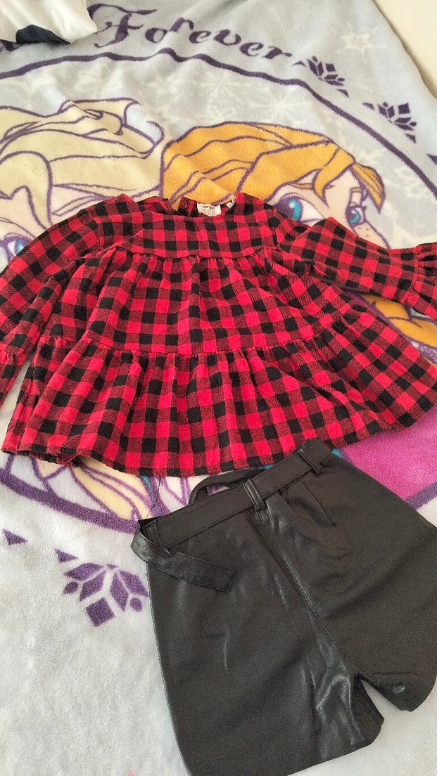 Kemer Detaylı Kısa Deri Şort ve gömlek - Görsel 3