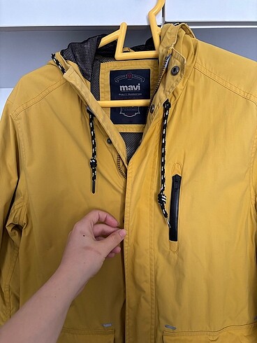 Mavi Jeans Sarı yağmurluk