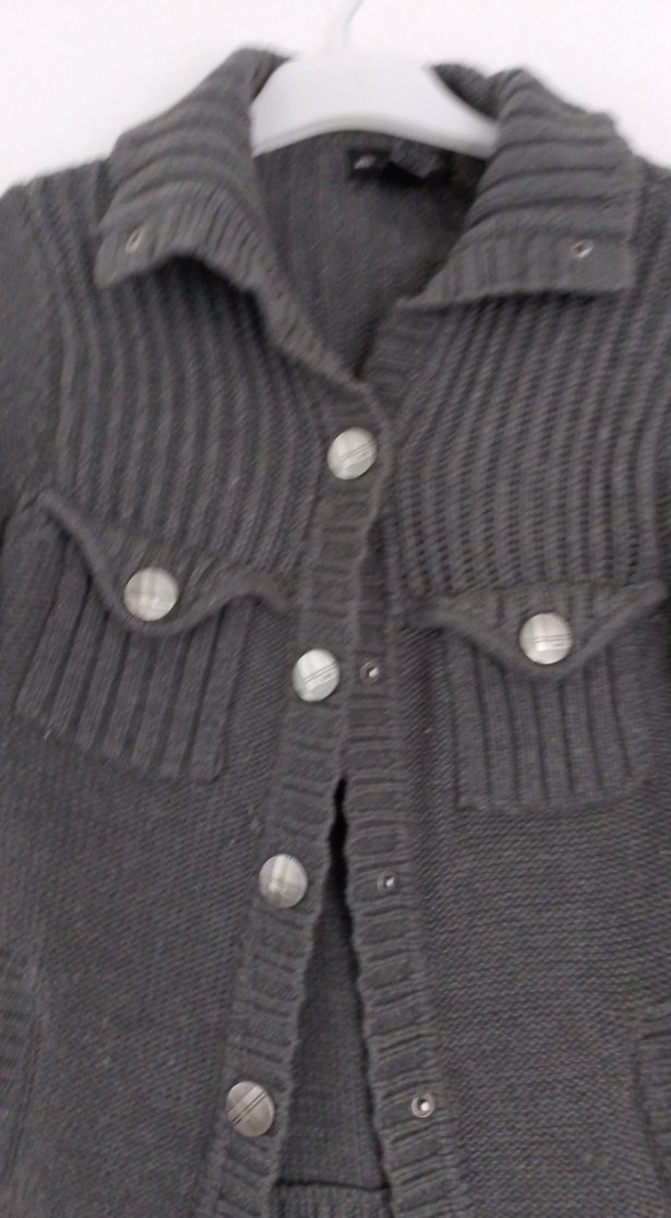 Düğmeli Gri Fitilli Hırka - Görsel 3