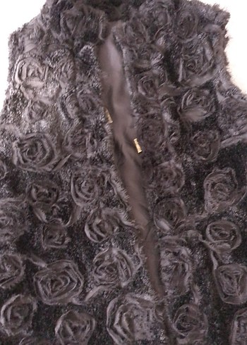 Kürk Detaylı Siyah Gotik Kadın Yelek - Görsel 3