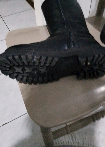 Tokalı Siyah Deri Dizüstü Çizme - Görsel 4