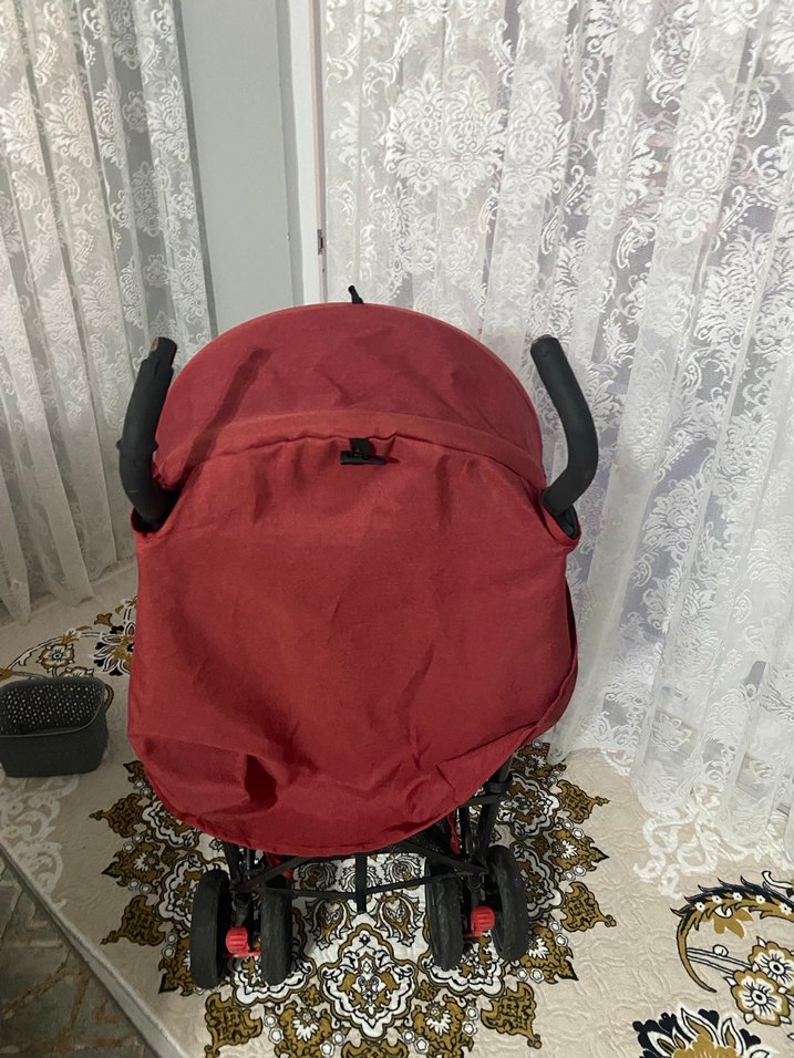 Kırmızı Bebek Arabası - Görsel 3