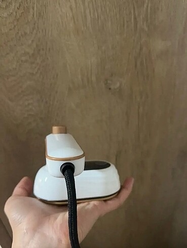 Seyahat ütüsü mini ütü
