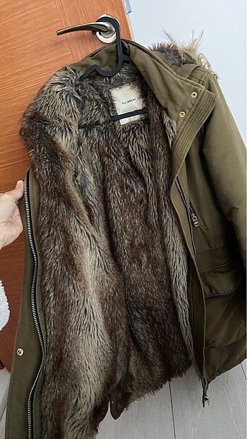 m Beden Pull and bear içi kürklü çok sıcak tutuyor