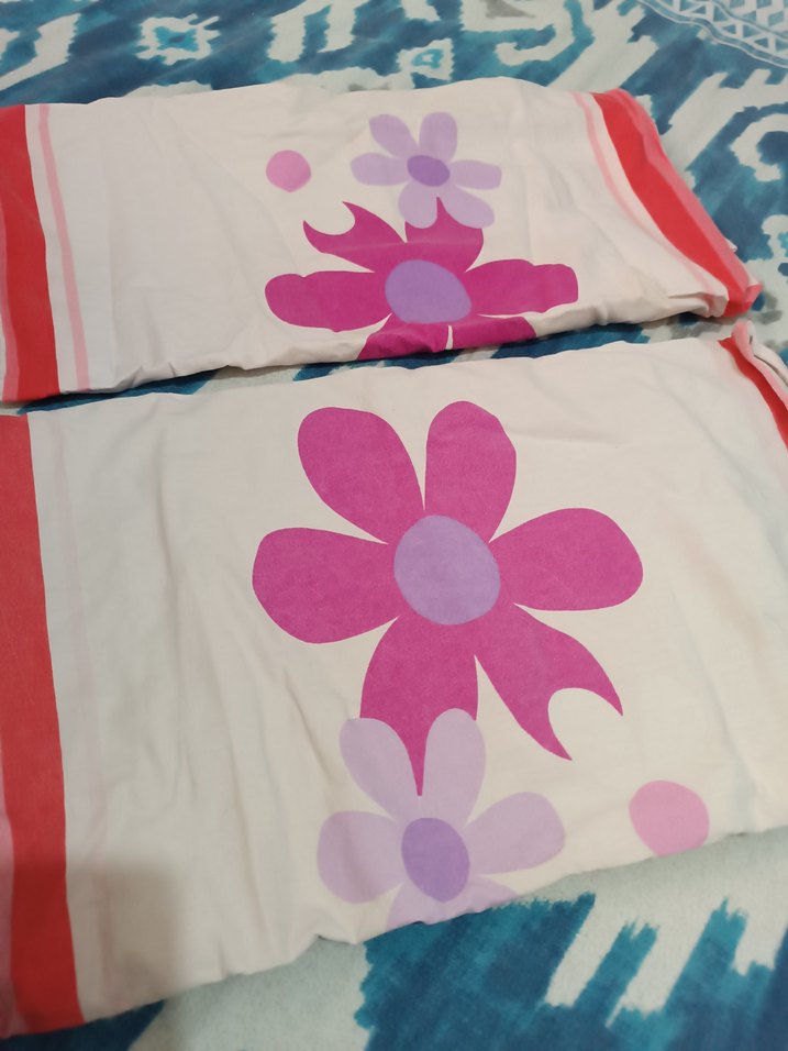 Çiçek Desenli yastık kılıfı - Görsel 3