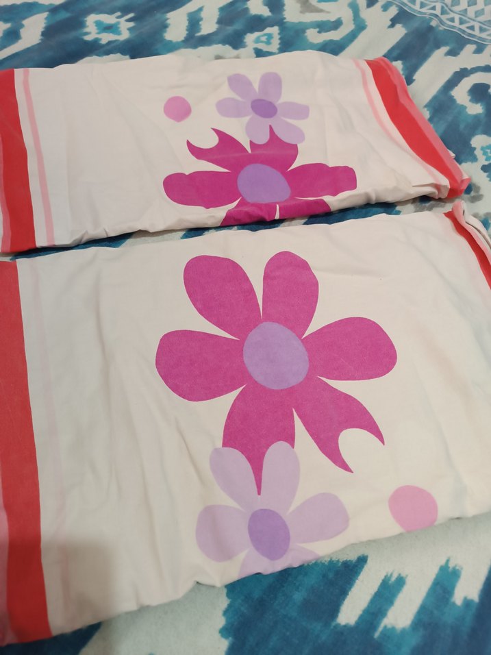 Çiçek Desenli yastık kılıfı - Görsel 2