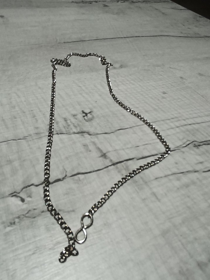 Gri Zincir Detaylı Kadın Vücut Zinciri - Görsel 2