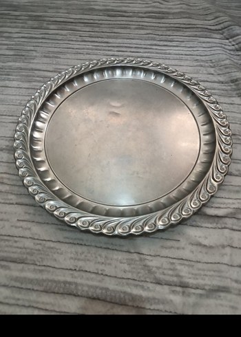 Bej Parlak Kenarlı Çelik Tepsi - Görsel 4