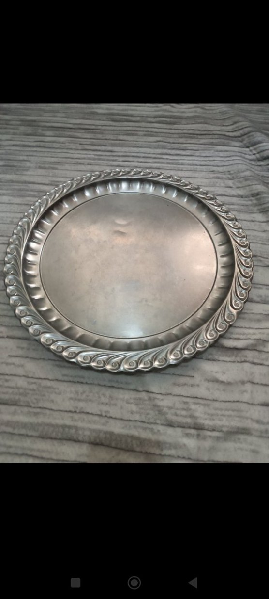 Bej Parlak Kenarlı Çelik Tepsi - Görsel 2