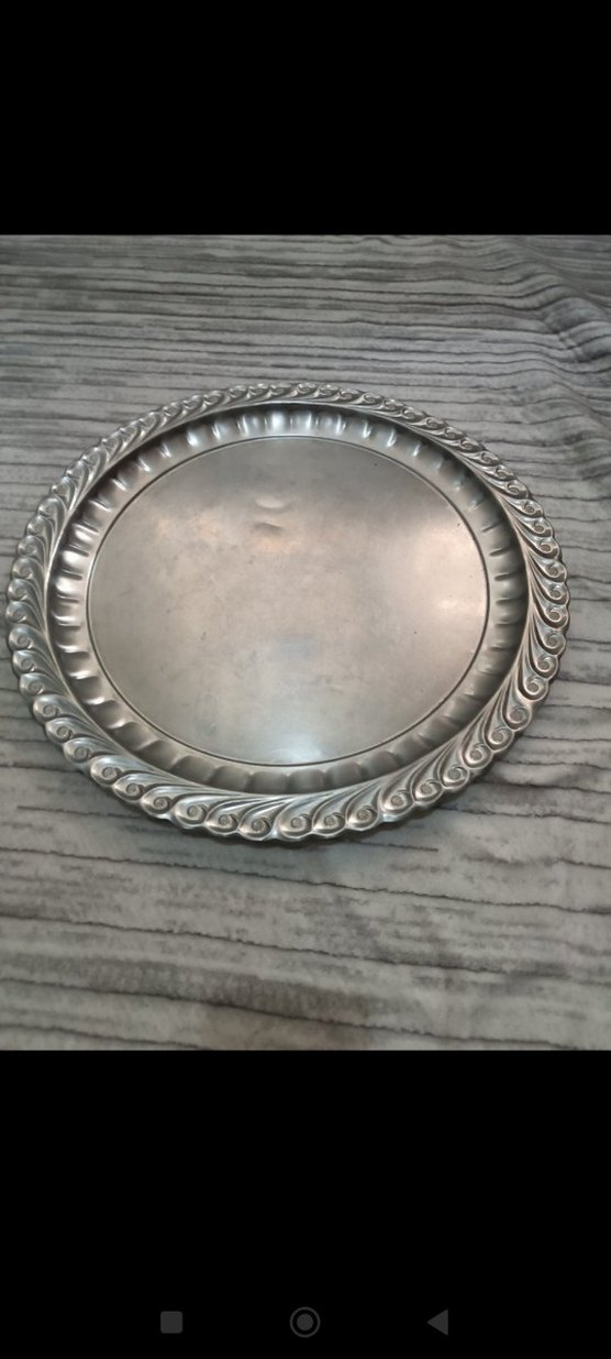 Bej Parlak Kenarlı Çelik Tepsi - Görsel 3