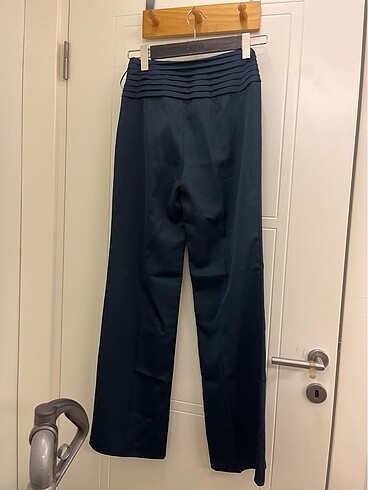 34 Beden Koyu yeşil saten mango pantalon