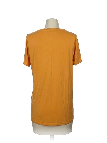 m Beden Diğer T-shirt %70 İndirimli.