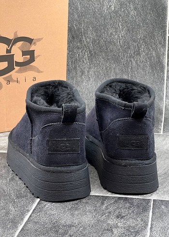 Ugg Ugg bot