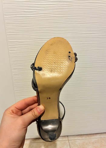 Gri Yılan Desenli Metal Topuklu Ayakkabı - Görsel 9