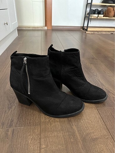 H&M Siyah Topuklu Bot