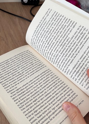 Edebiyat Kuramları ve Eleştiri - Berna Moran - Görsel 3