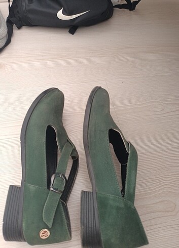 Yeşil ayakkabi