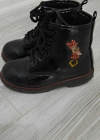 Çocuk botu