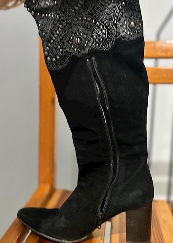 Nakışlı Tokalı Siyah Süet Dizüstü Çizme - Görsel 5