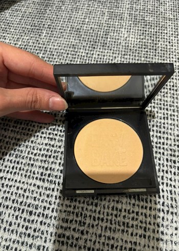 Huda Beauty Easy Bake Kompakt Pudra Bej - Görsel 4