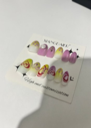 Pastel Çok Renkli Tırnak Süsleri - Görsel 4