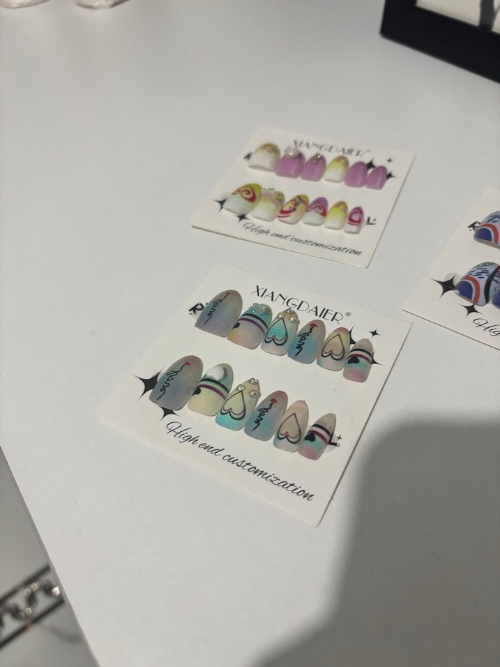 Pastel Çok Renkli Tırnak Süsleri - Görsel 2