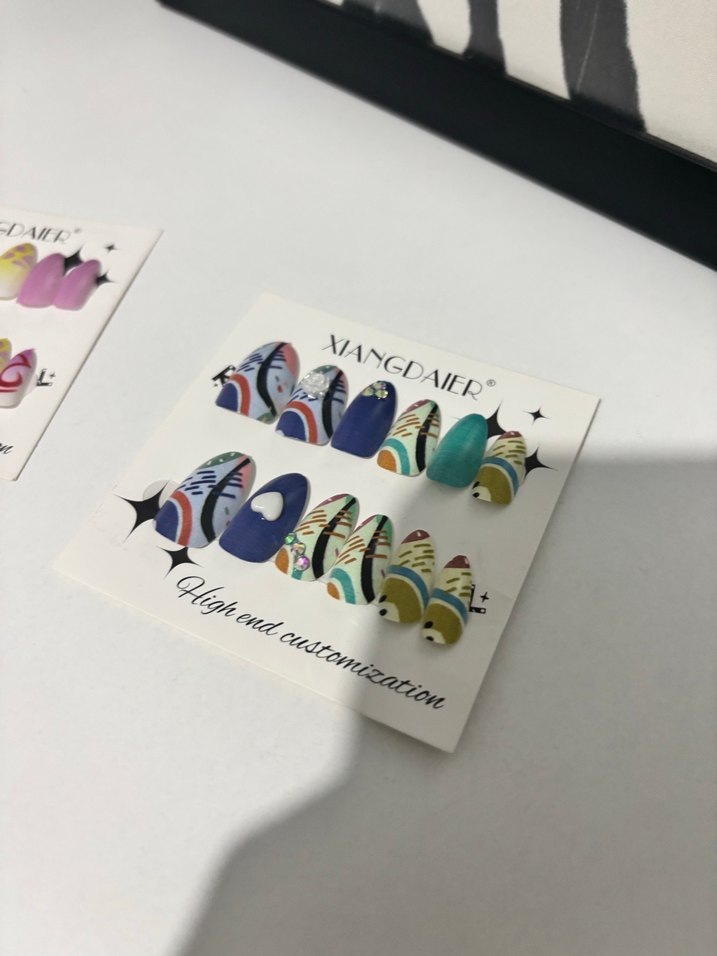 Pastel Çok Renkli Tırnak Süsleri - Görsel 3